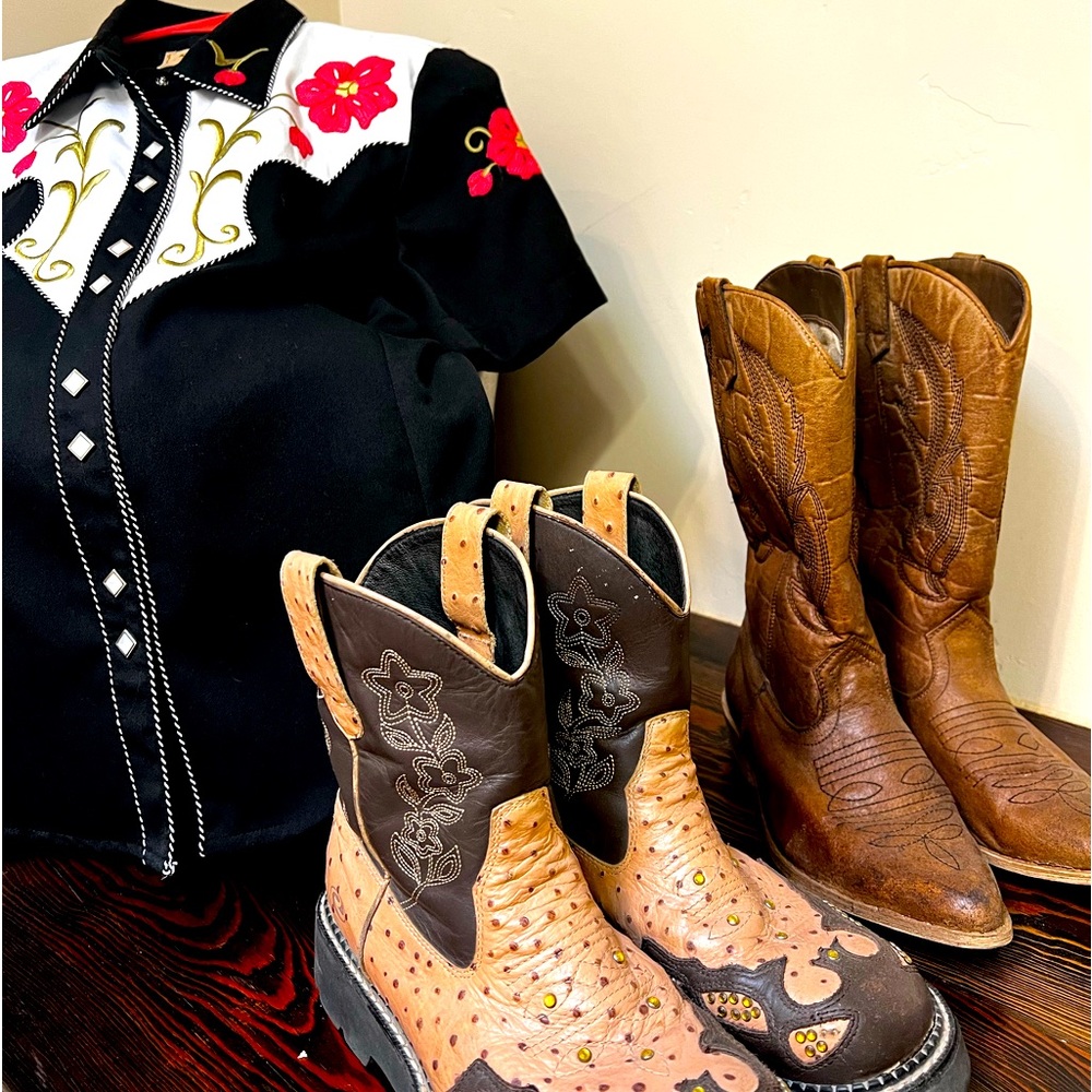 Women’s Cowboy Boots and Western Tops